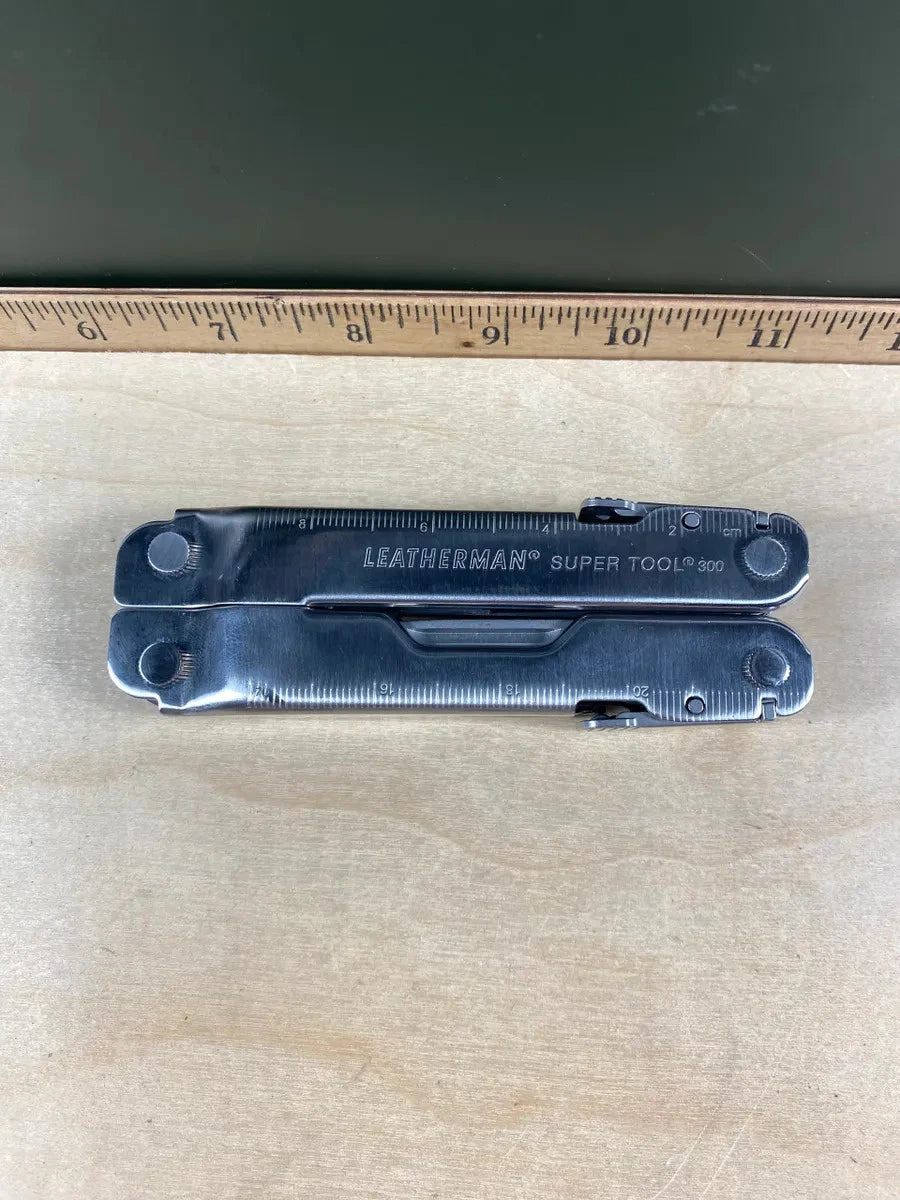 Leatherman Super Tool 300 LST#1. Looks/feel brand new. Little dirty from storage
