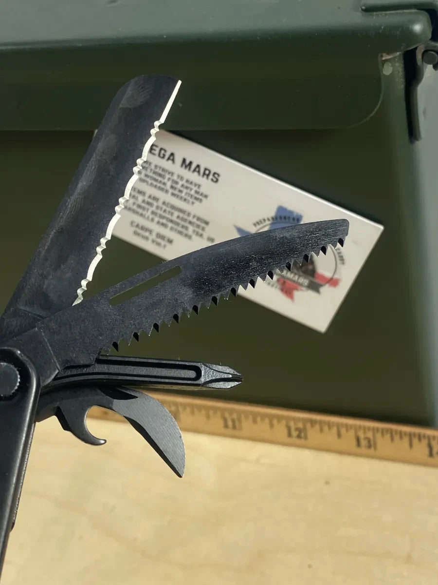 Leatherman Rebar #R10. Looks/feel brand new. (MSRP $99.95 NEW)