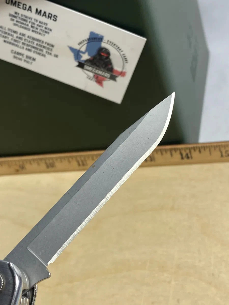 Leatherman Super Tool 300 LST#3. Looks/feel brand new. Light scratches