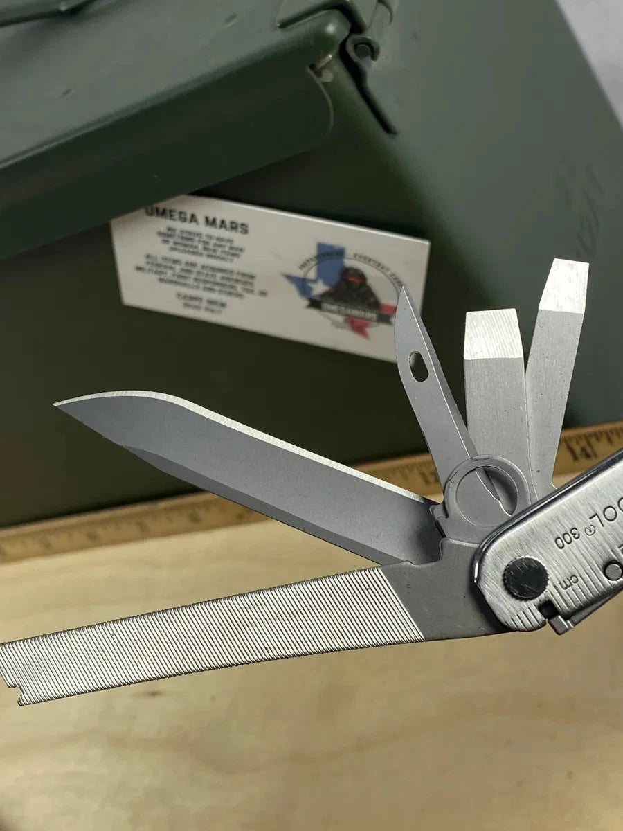 Leatherman Super Tool 300 LST#7. Looks/feel brand new. (MSRP$119.95 NEW)
