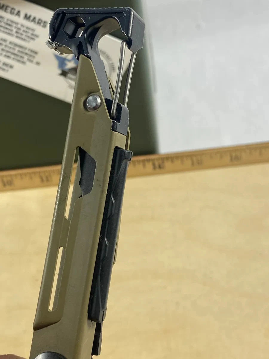 Leatherman Signal Coyote Tan #SG3. Looks/feel brand new (MSRP $149.95)
