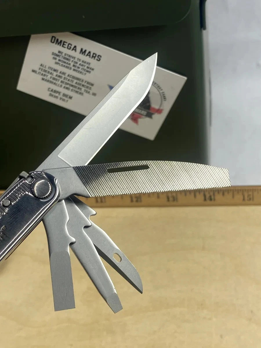 Leatherman Rebar #R1. Saw appears used, the rest looks/feels brand new.