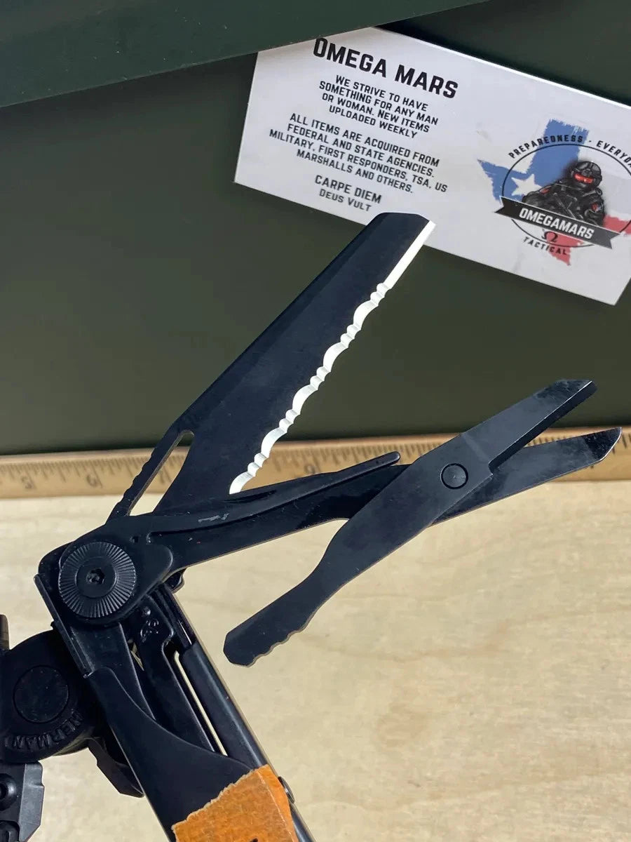 Leatherman Surge LS#1. Looks/feel brand new. (MSRP $159.95 NEW)