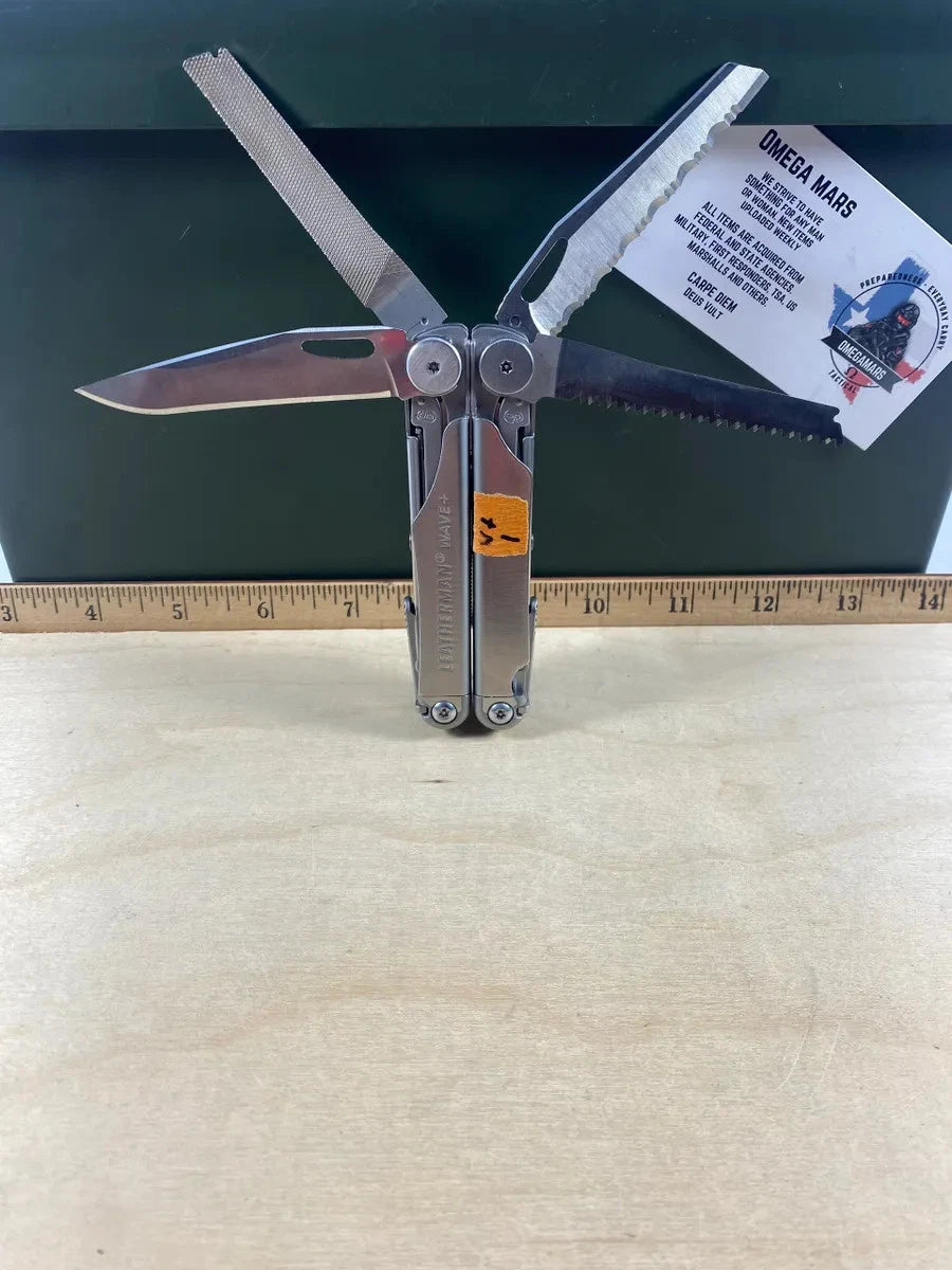 Leatherman Wave Plus #W+1 Most tools looks/feel brand new