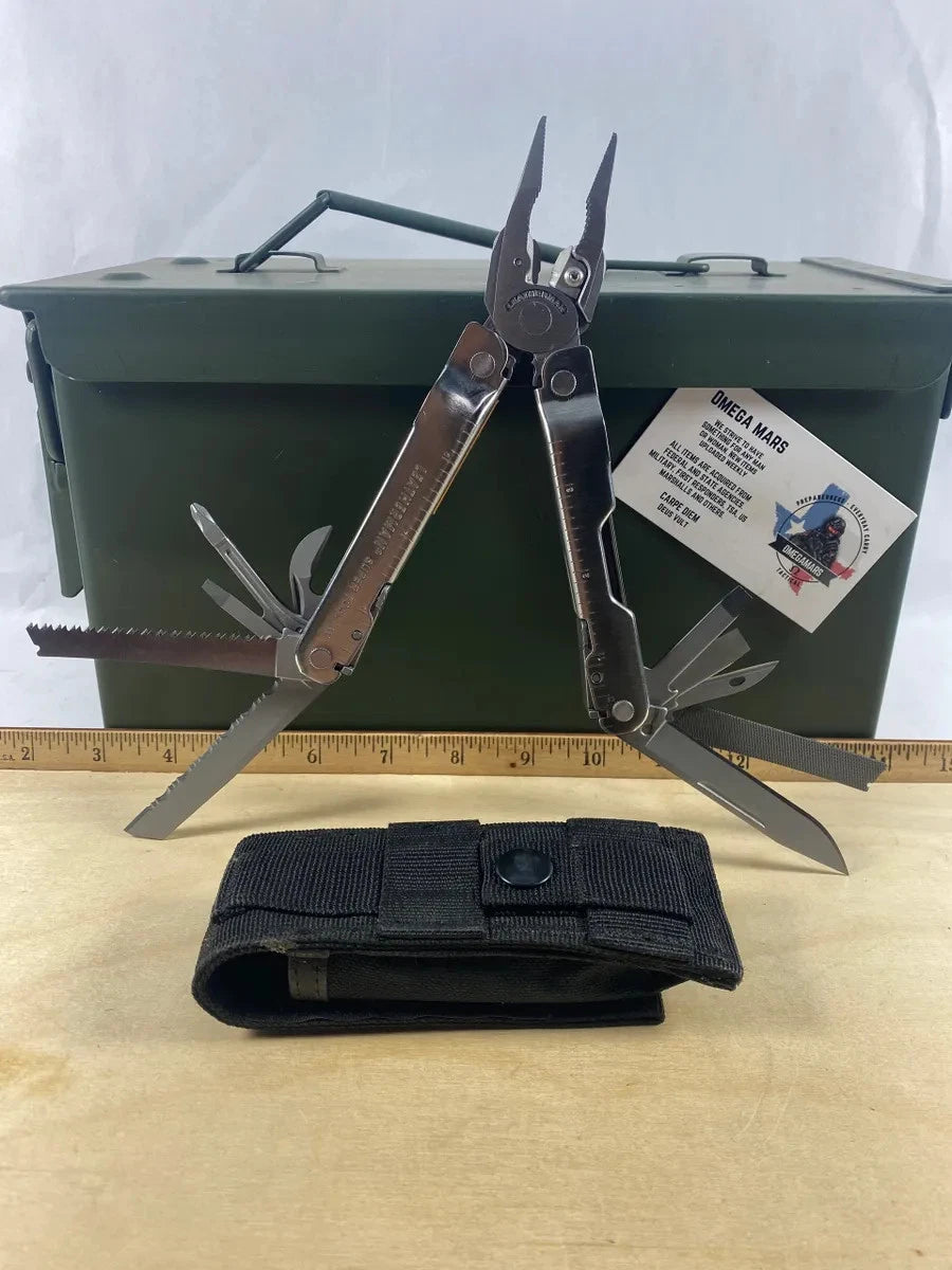 Leatherman Super Tool 300 LST#4. Looks/feel brand new. (MSRP$119.95 NEW)