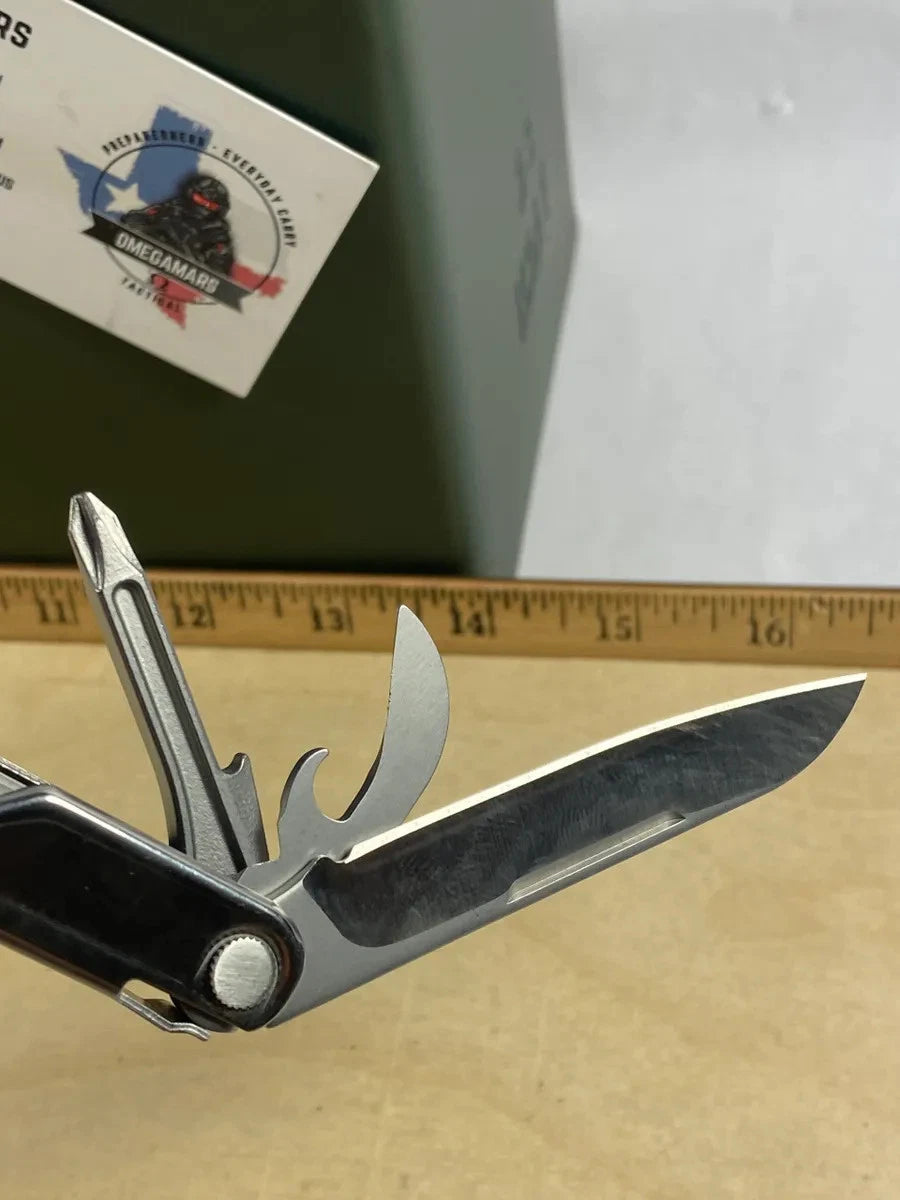 Leatherman Bond #BN1. Knife shows usage, rest of tools looks/feels new (MSRP $49.95 NEW)