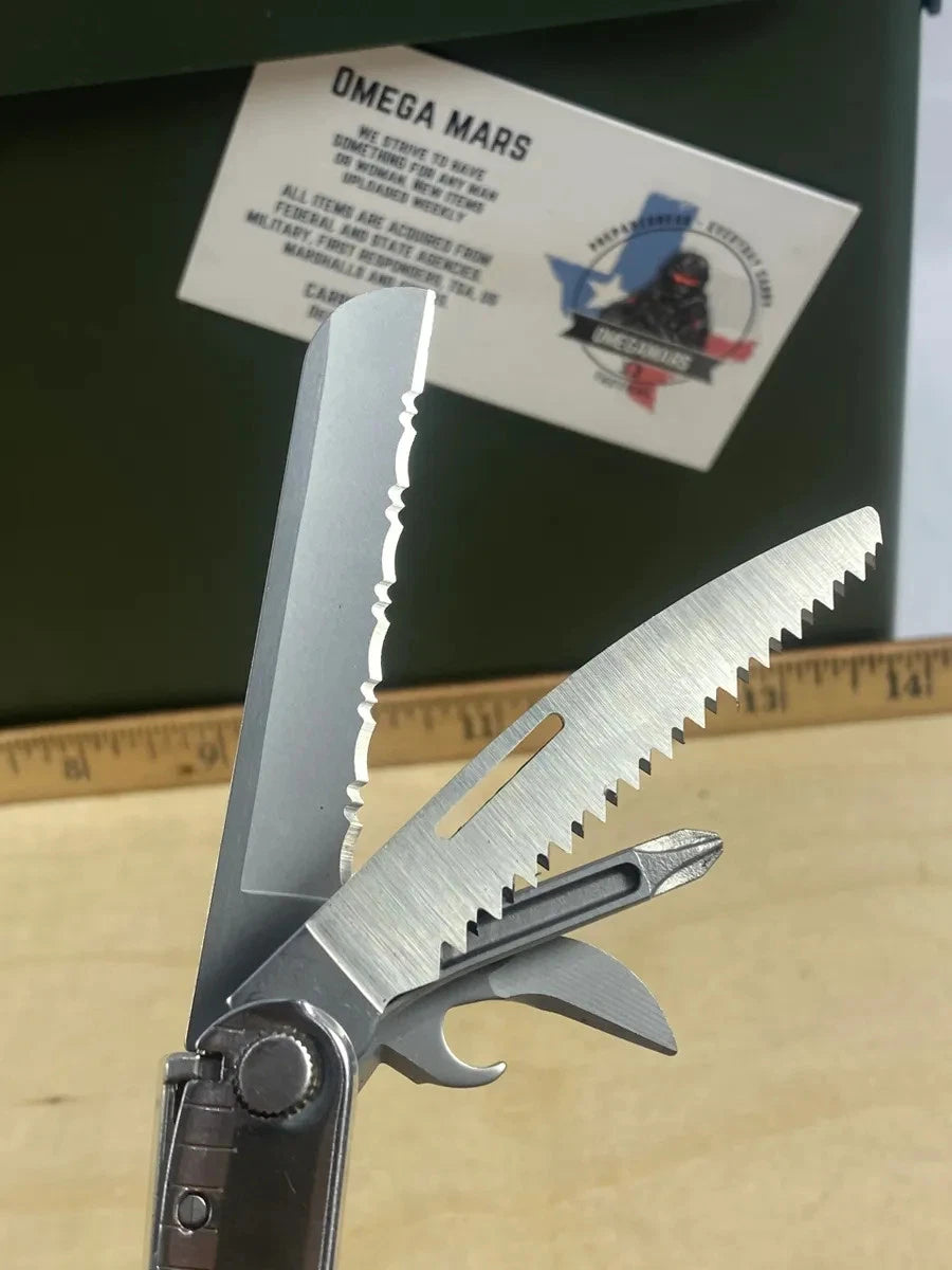 Leatherman Rebar #R7. Punch chipped, the rest looks/feel brand new.