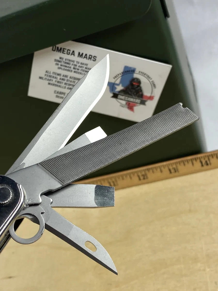 Leatherman Super Tool 300 LST#1. Looks/feel brand new. Little dirty from storage