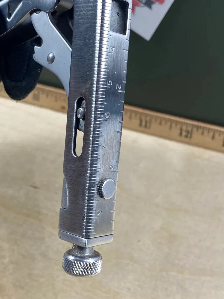 Leatherman Crunch with leather sheath LCH#1. Light usage, dirty. Discontinued