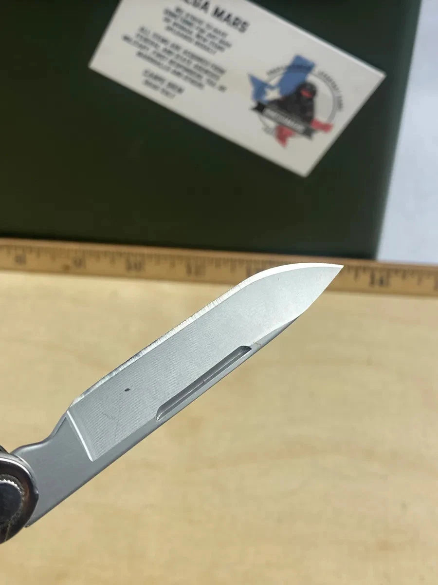 Leatherman Rebar #R6. Minimal usage. (MSRP $99.95 NEW)