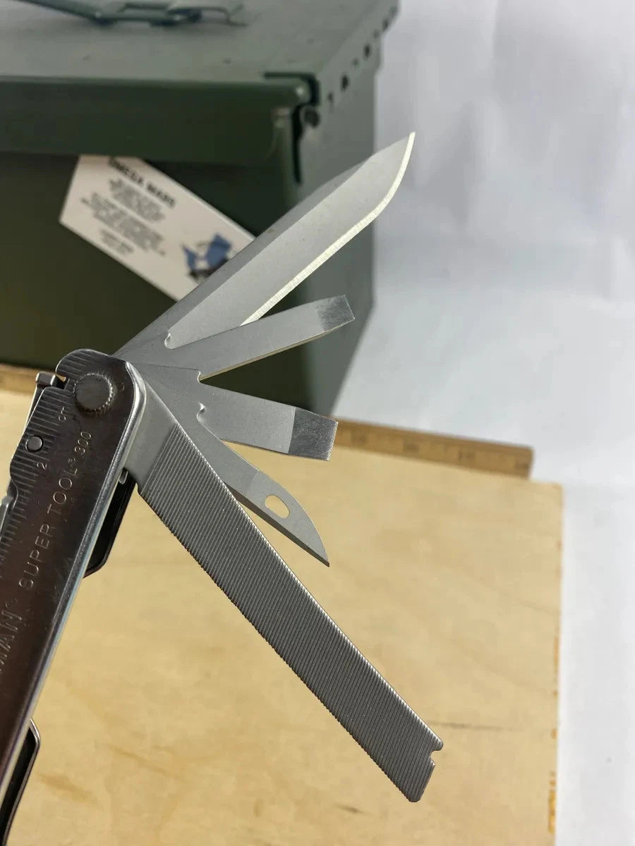 Leatherman Super Tool 300 LST#3. Looks/feel brand new. Light scratches