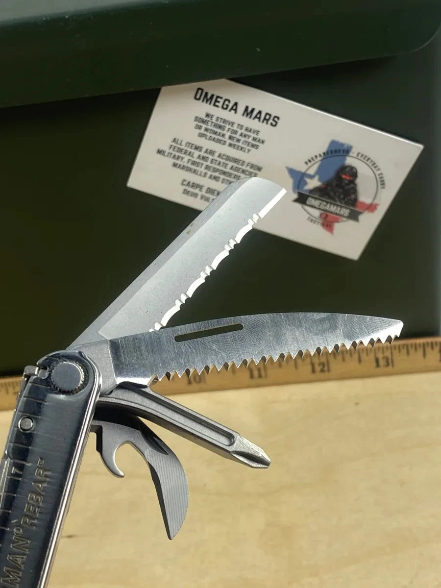 Leatherman Rebar #R6. Minimal usage. (MSRP $99.95 NEW)