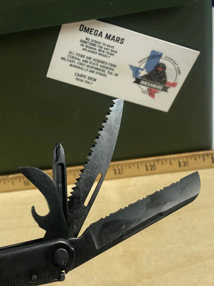 Leatherman Rebar #R10. Looks/feel brand new. (MSRP $99.95 NEW)