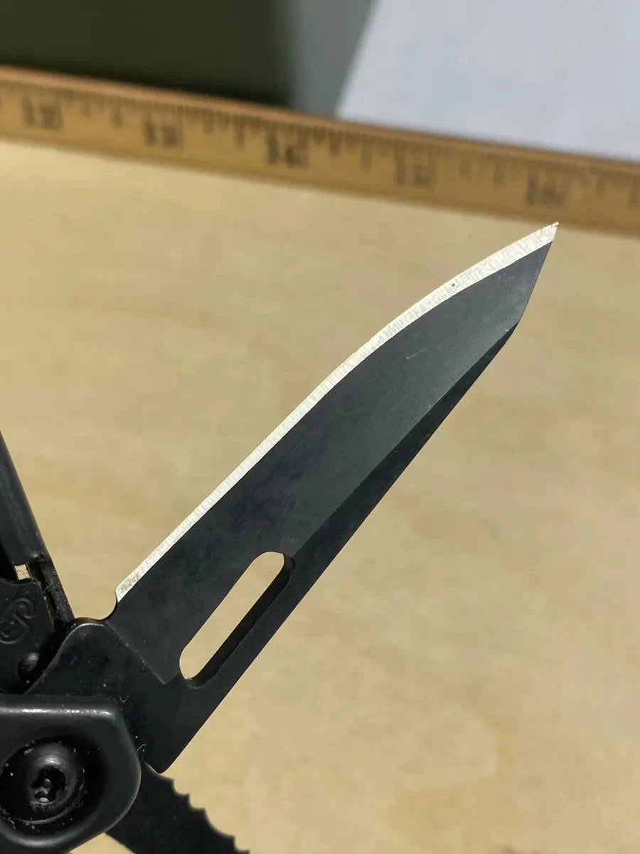 Leatherman OHT #O1. Light Scratches on handles but all tool look/feel brand new.
