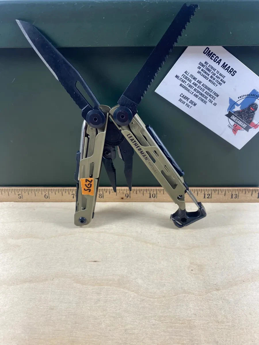 Leatherman Signal Coyote Tan #SG2. Looks/feel brand new (MSRP $149.95 NEW)