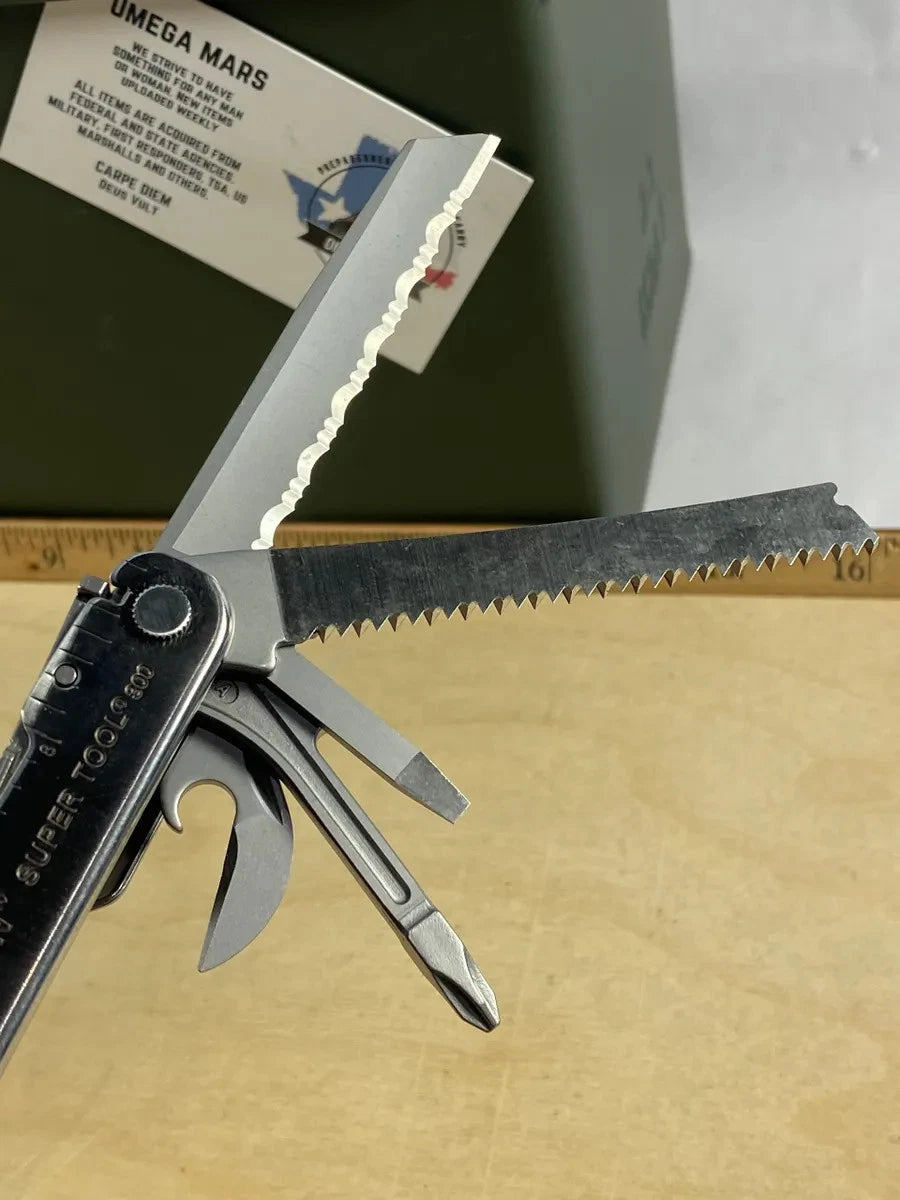 Leatherman Super Tool 300 LST#7. Looks/feel brand new. (MSRP$119.95 NEW)