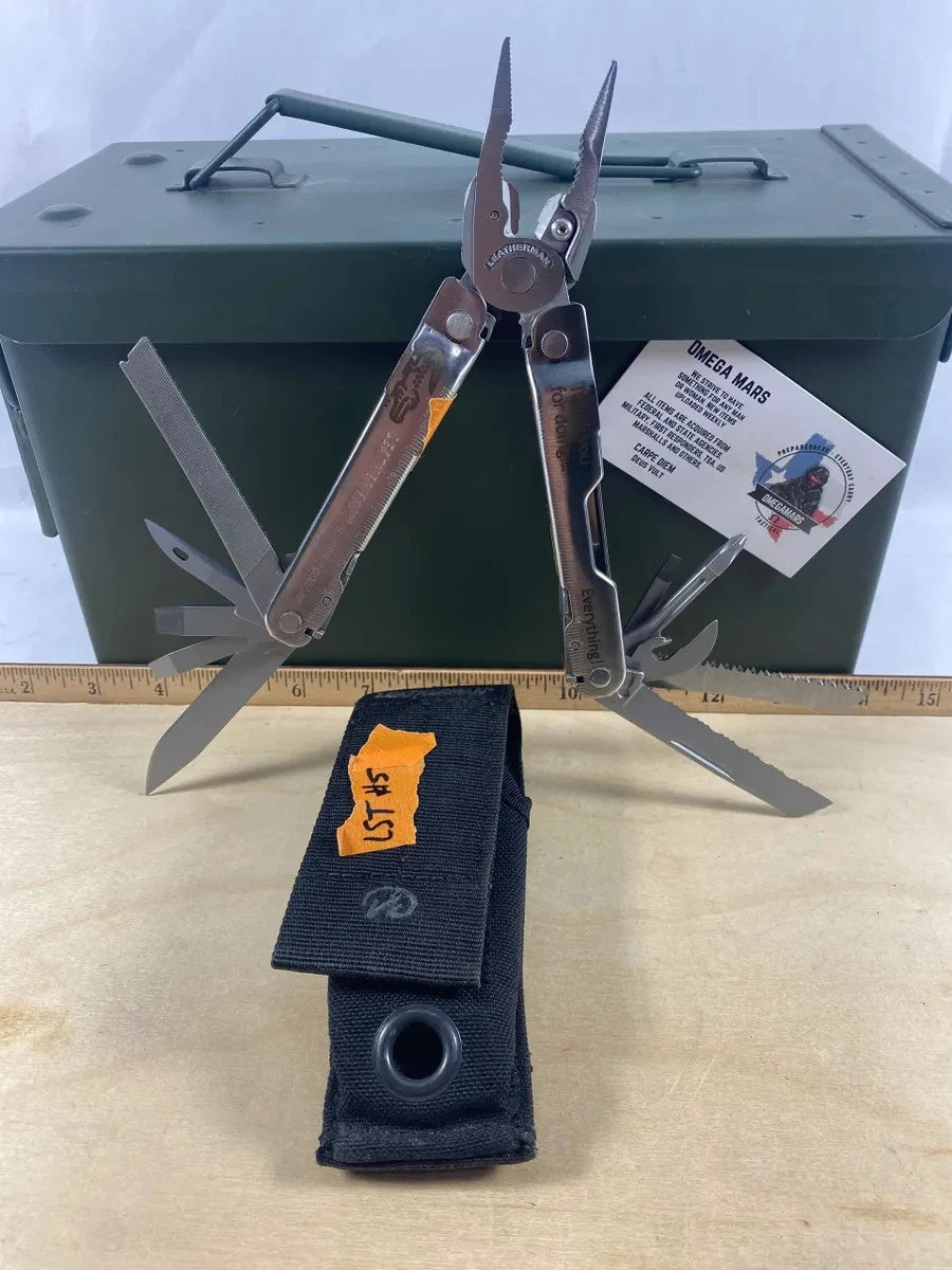 Leatherman Super Tool 300 LST#5. Looks/feel brand new. Handle customized, dirty