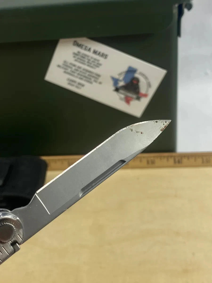 Leatherman Rebar #R4. Light usage. (MSRP $99.95 NEW)